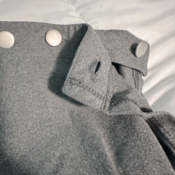 AUW side ruched shirt Medium - Picture 9 of 9